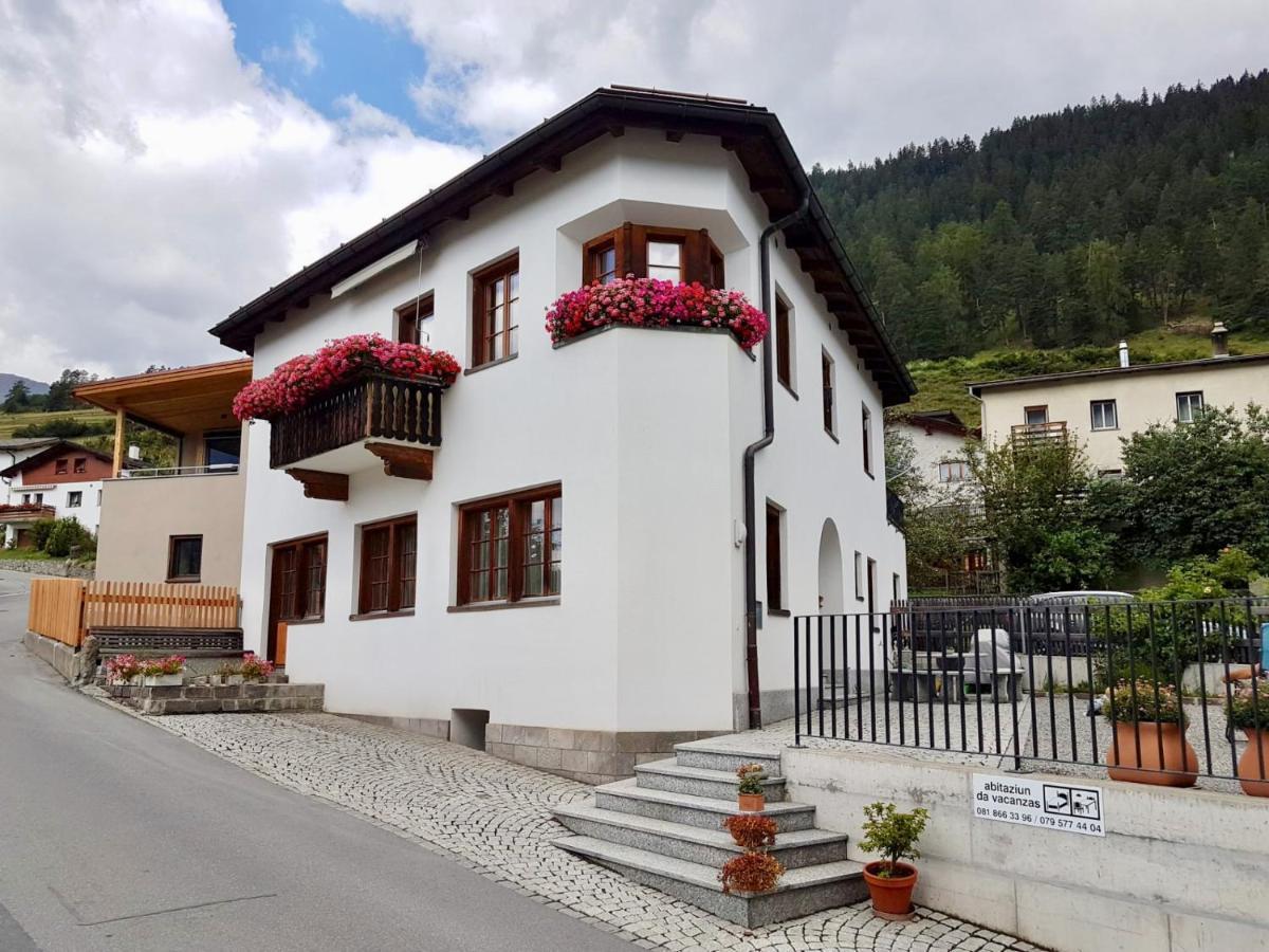 Chasa Nogler - Ferienwohnung Ramosch Esterno foto