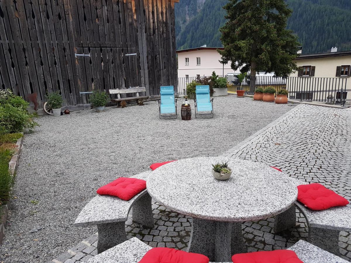 Chasa Nogler - Ferienwohnung Ramosch Esterno foto
