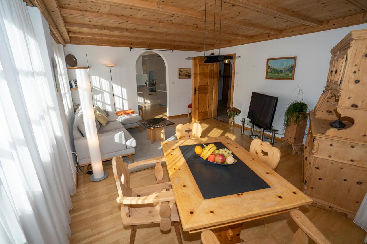 Chasa Nogler - Ferienwohnung Ramosch Esterno foto