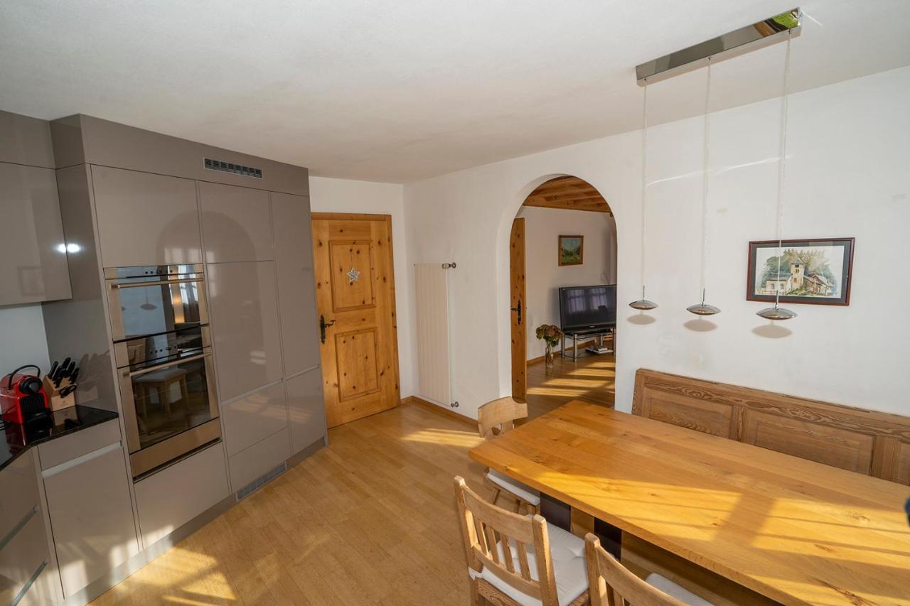 Chasa Nogler - Ferienwohnung Ramosch Esterno foto