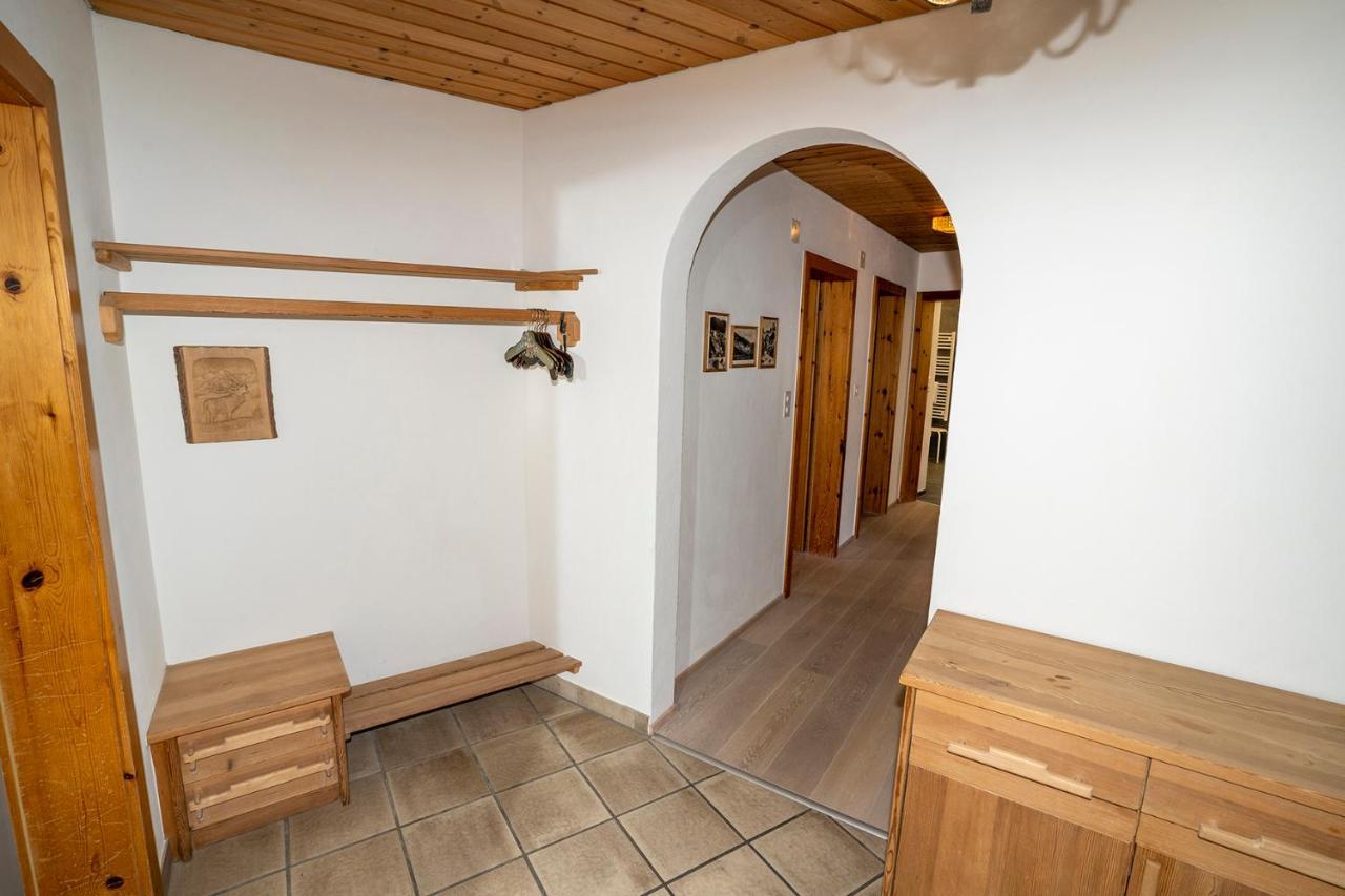 Chasa Nogler - Ferienwohnung Ramosch Esterno foto