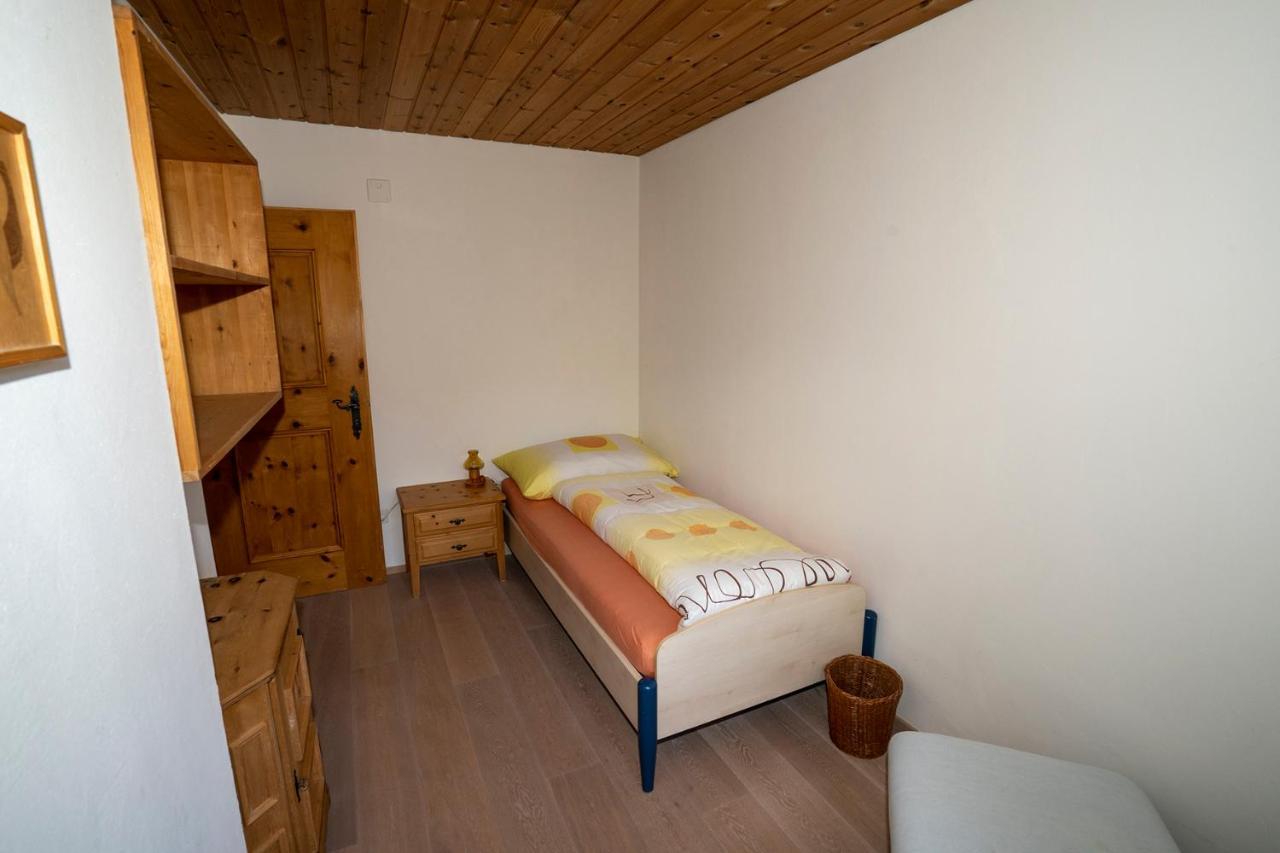Chasa Nogler - Ferienwohnung Ramosch Esterno foto